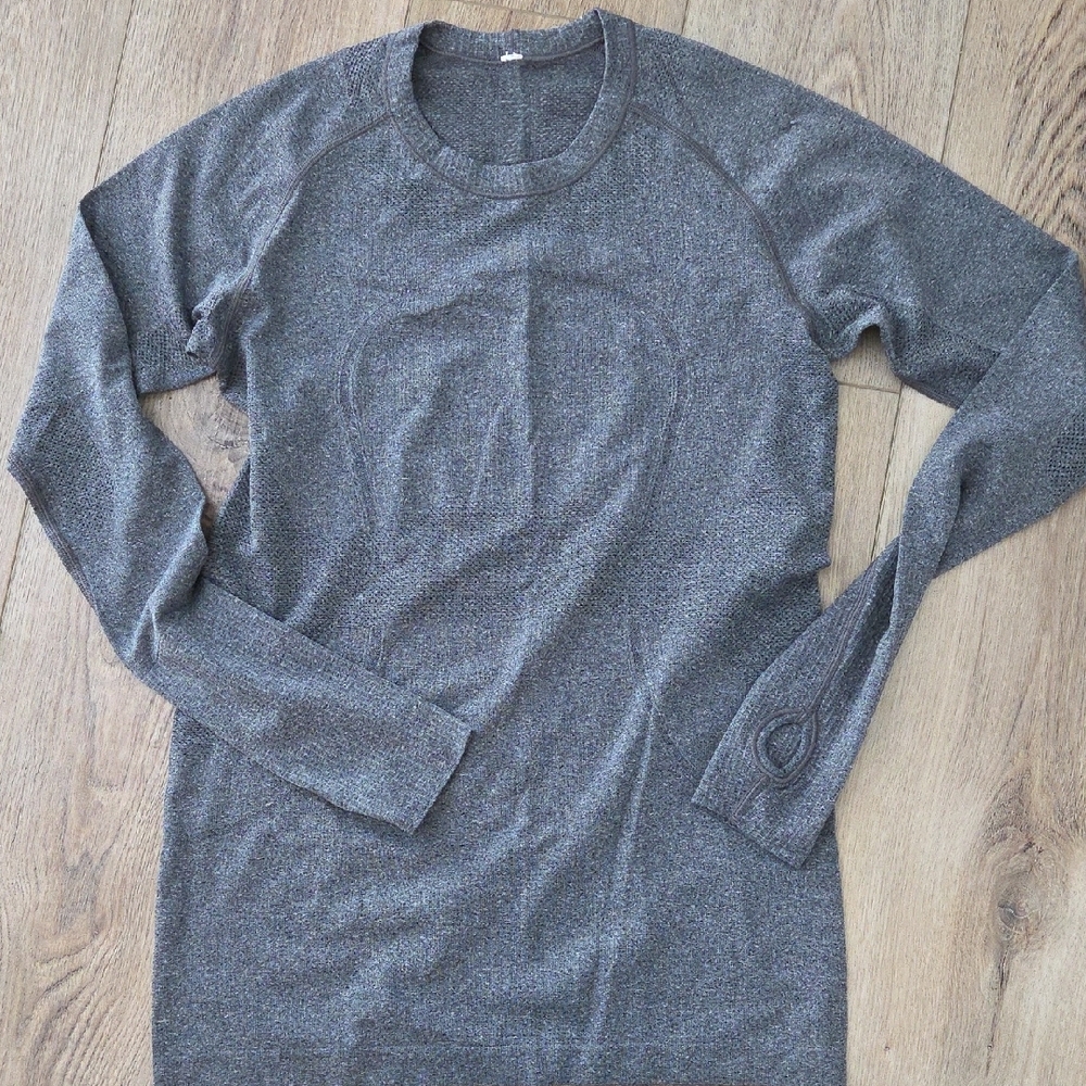Lululemon Gray Long Sleeve Top